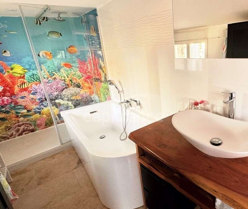 Appartement à MARSEILLE-6E