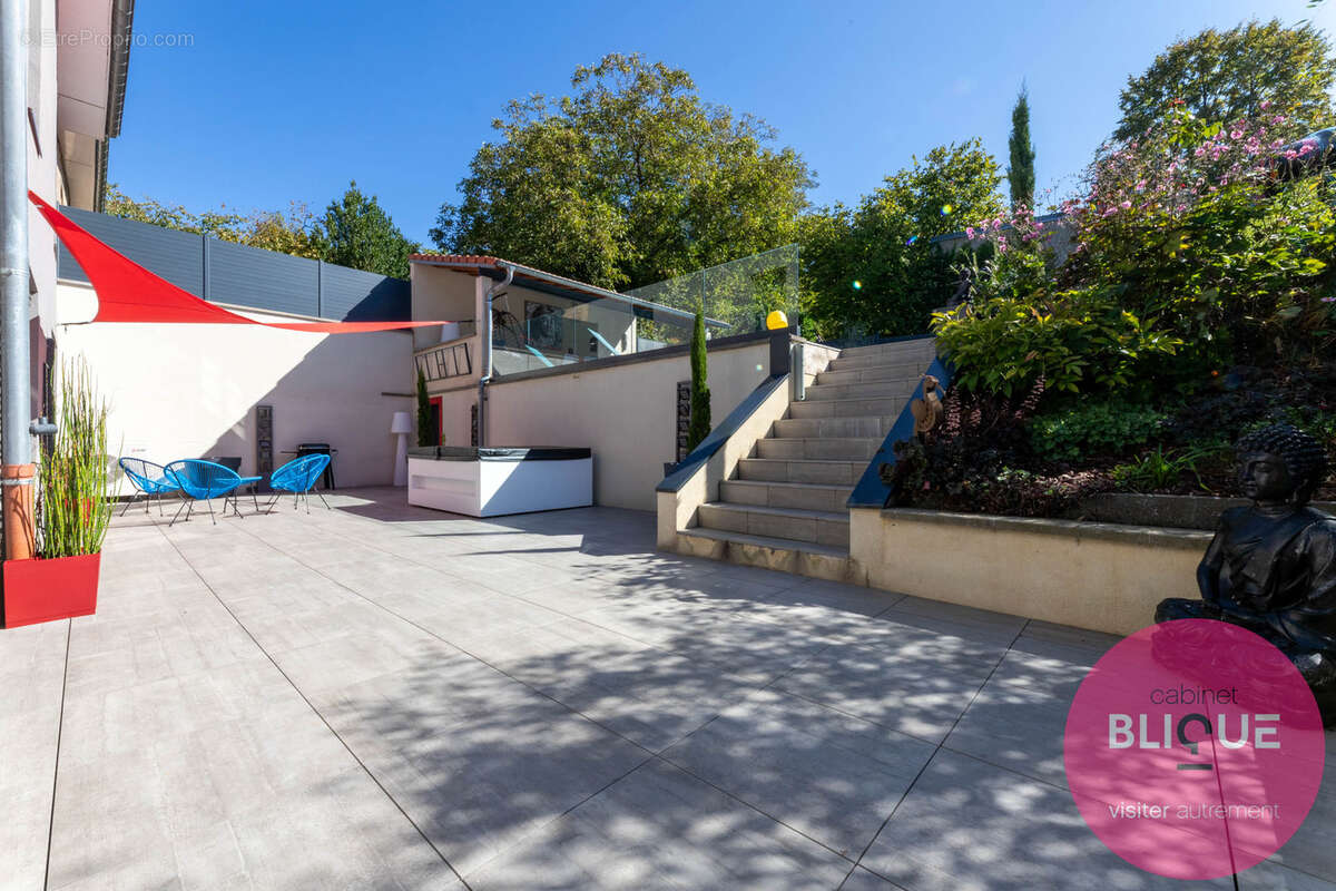 Maison à LAY-SAINT-CHRISTOPHE