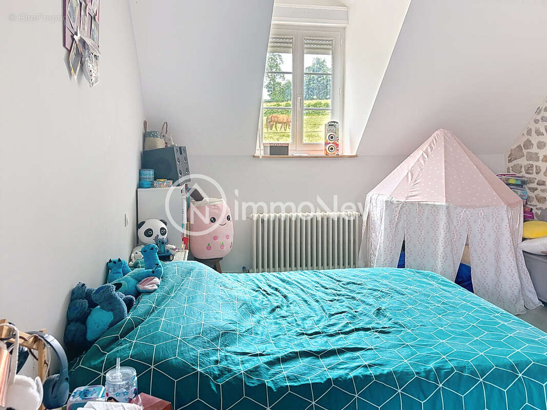 Superbe maison en pierre 192 m2 sur terrain 4807 m2 avec beaux volumes et puits - photo 11