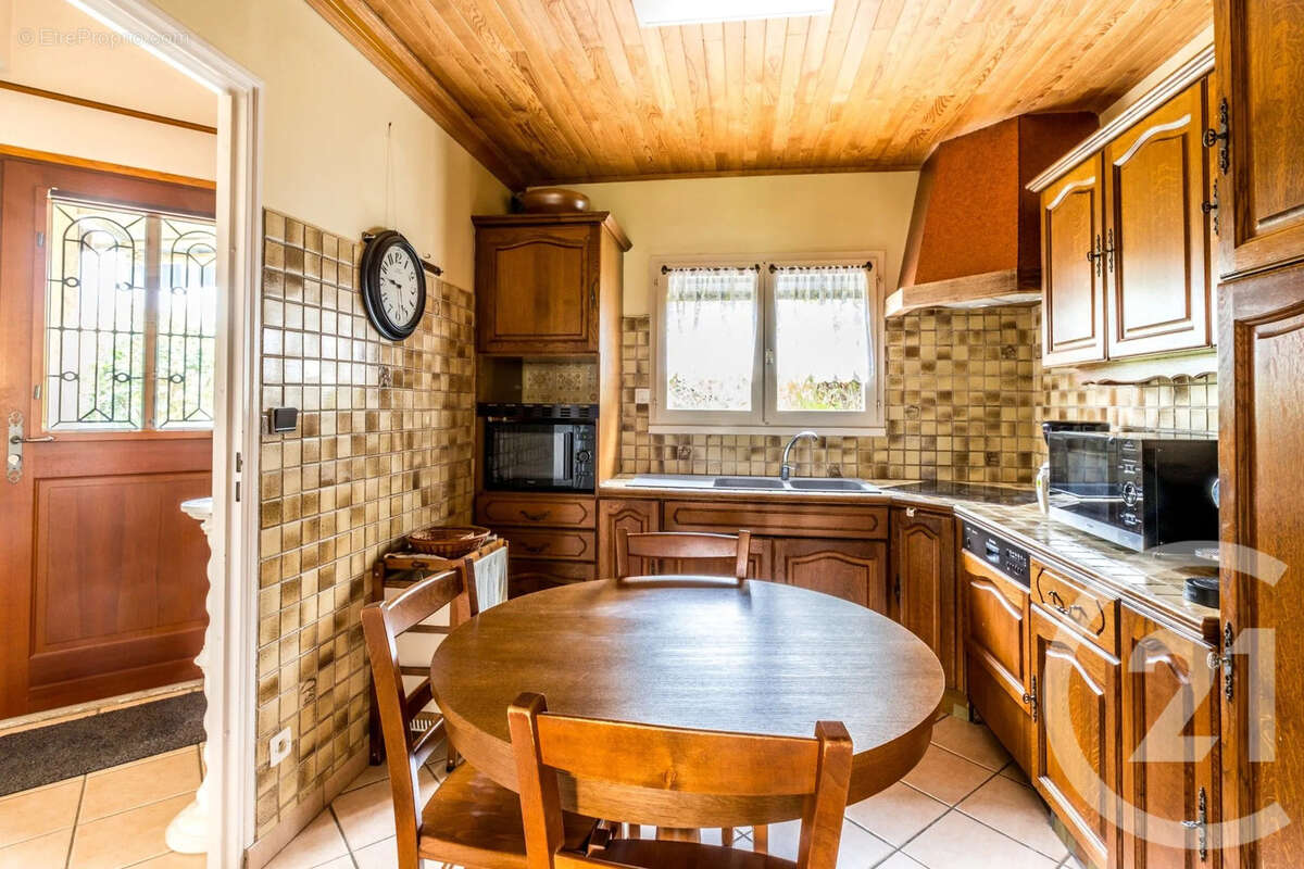 Maison à JASSANS-RIOTTIER