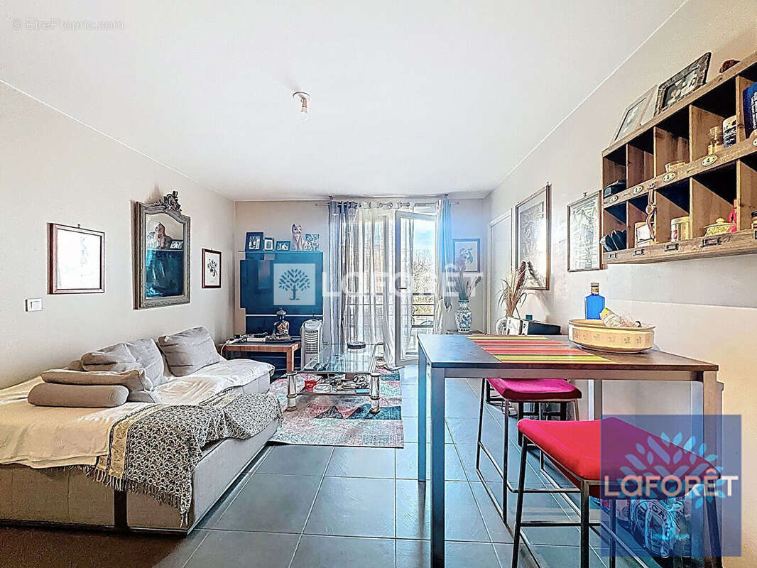 Appartement à VIGNEUX-SUR-SEINE