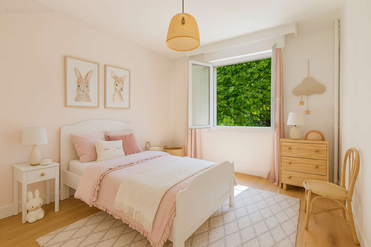 Appartement à COURBEVOIE