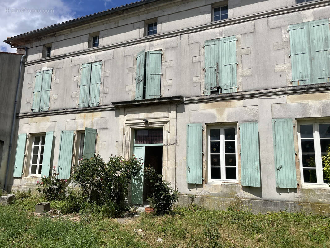 Maison à MACQUEVILLE