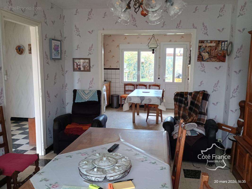 Maison à SAINS-RICHAUMONT