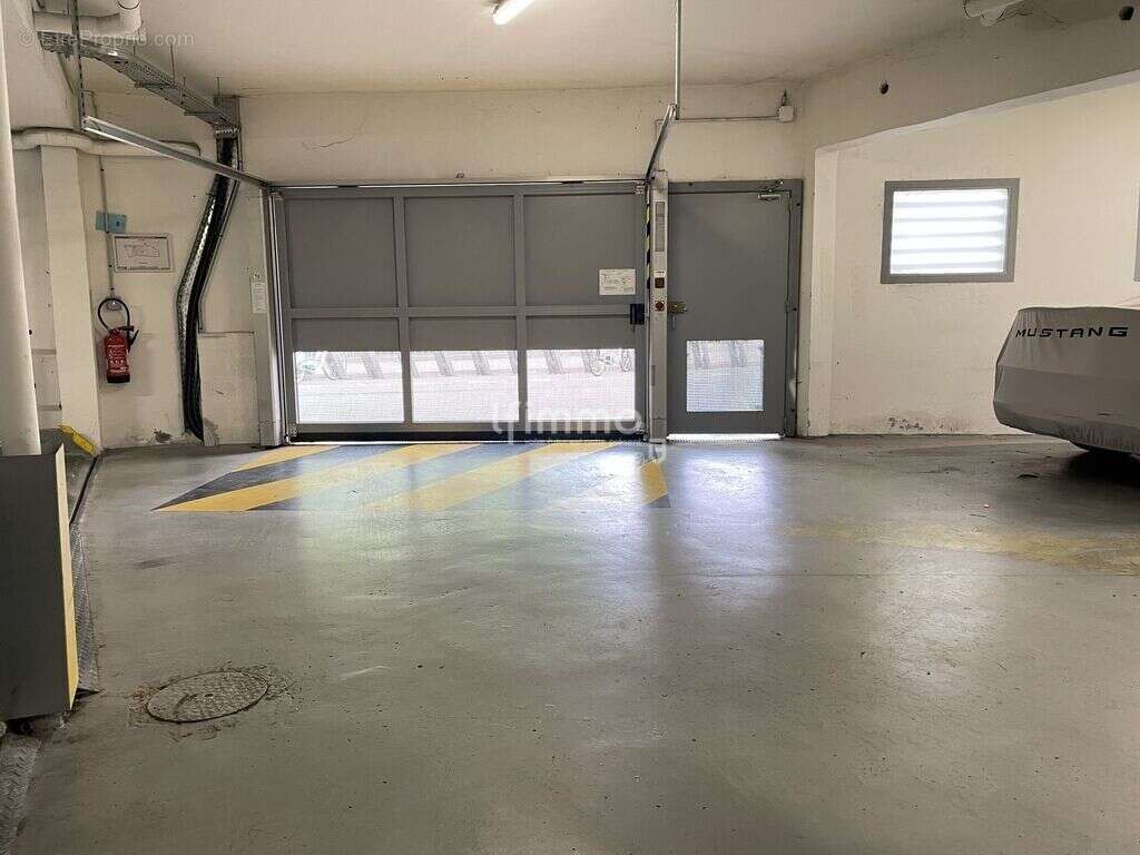 Place de Parking – 185 Rue de Paris, Les Lilas (93260) - photo 5
