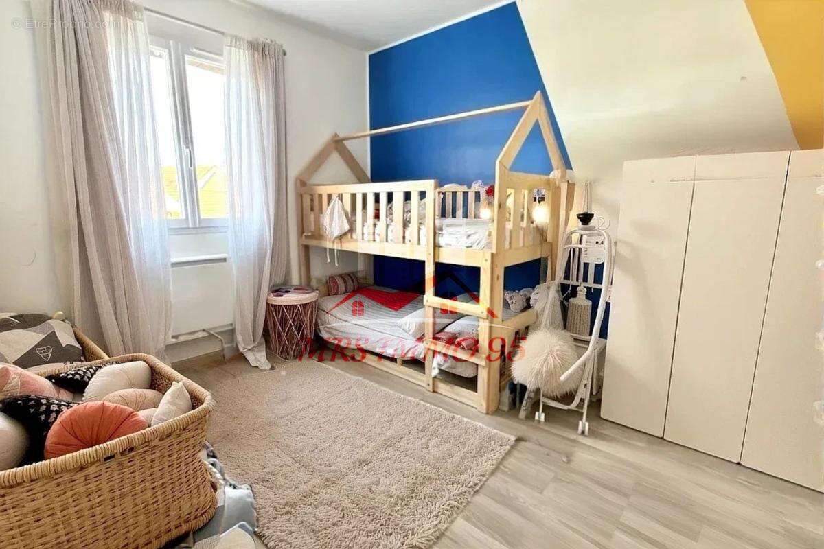 Maison à CHAUMONTEL
