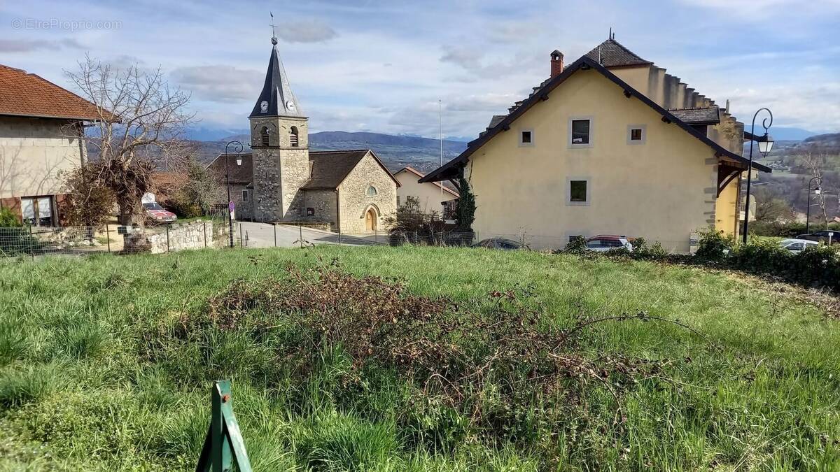Terrain à CONTAMINE-SARZIN