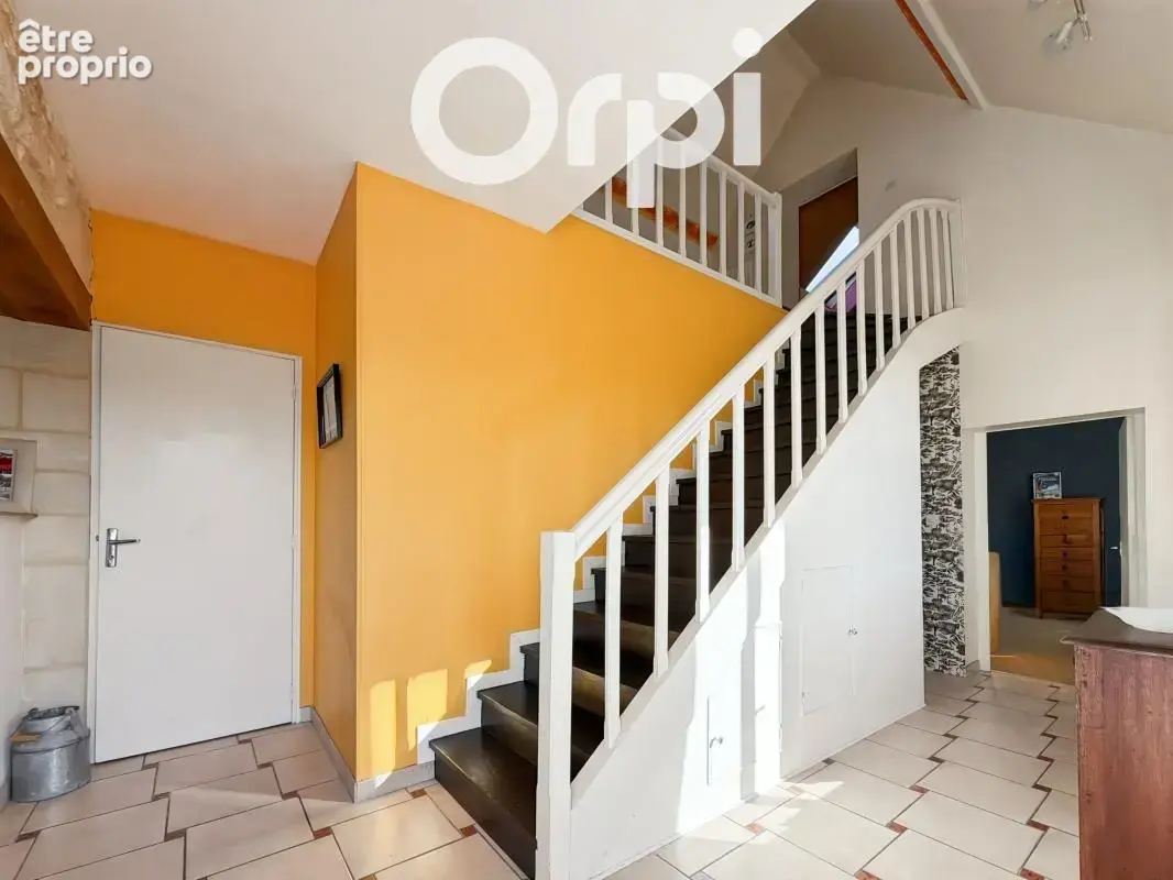 Maison de caractere en briques et pierres - photo 11