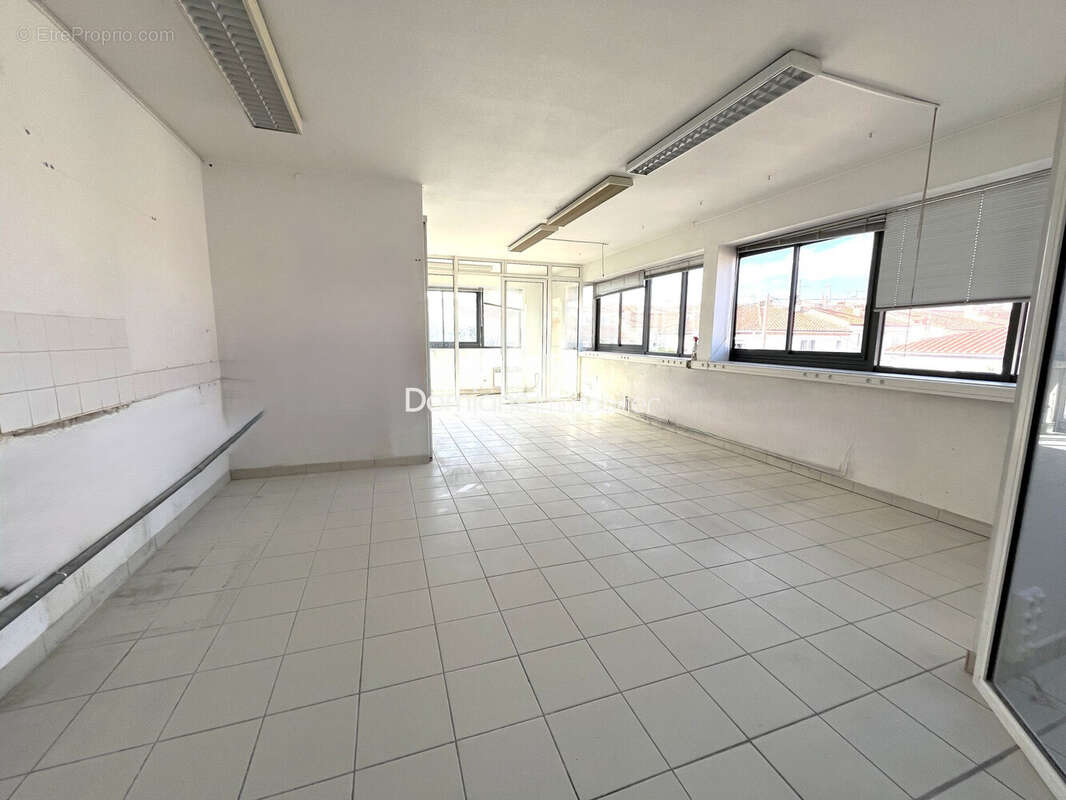 Commerce 72 m² à Perpignan  - photo 4