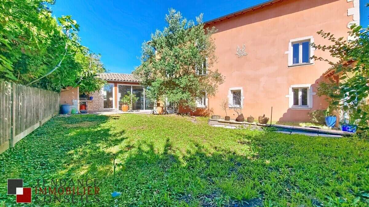 Maison à SAINT-ETIENNE-DES-OULLIERES