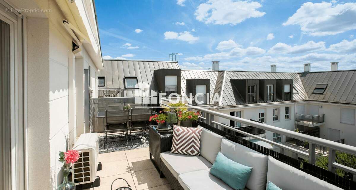 Appartement à SARTROUVILLE