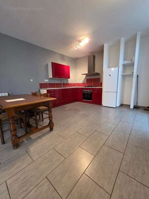 Maison à SAINT-MARTIN-DE-LA-CLUZE