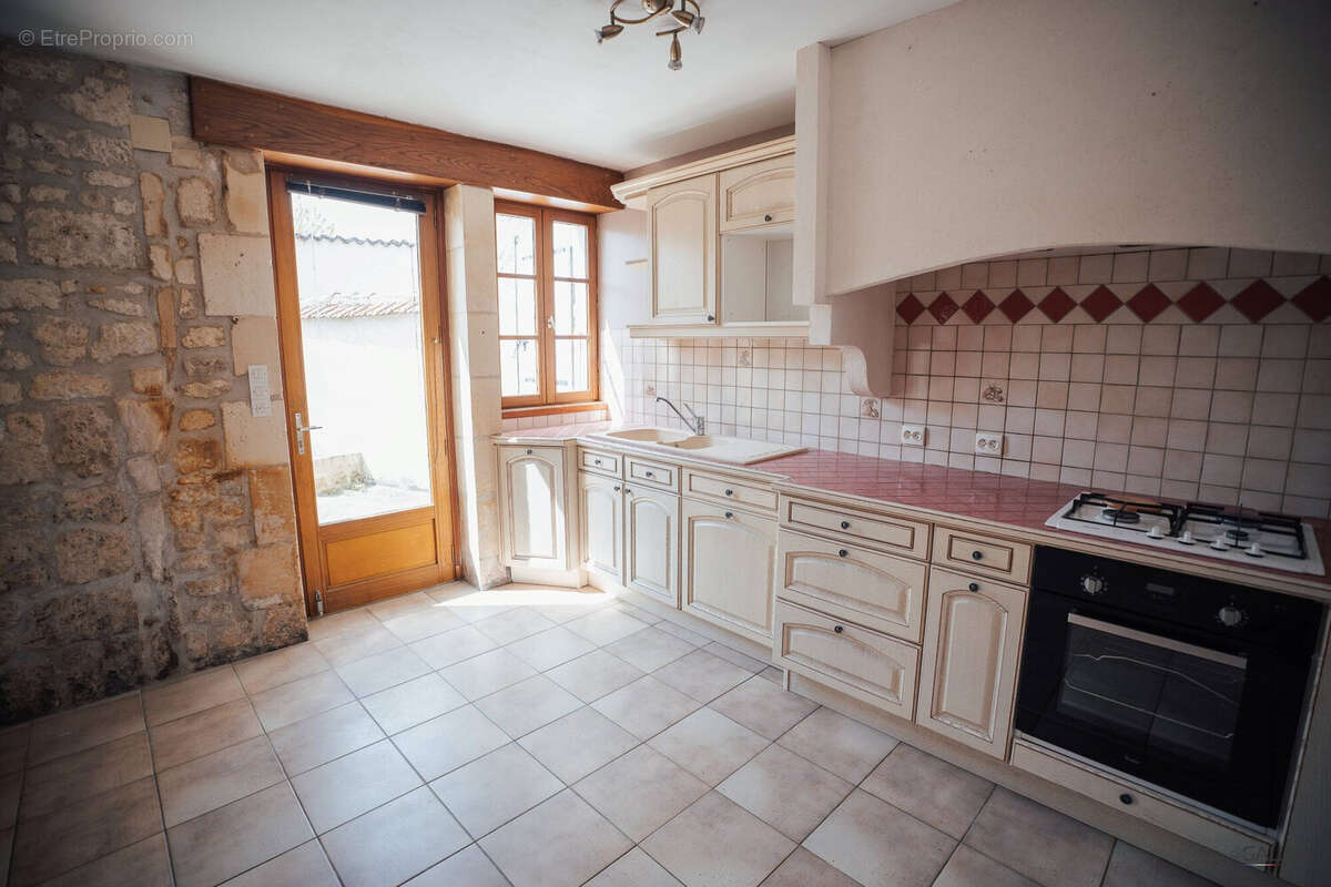 Maison 102 m² à Nancras  - photo 2