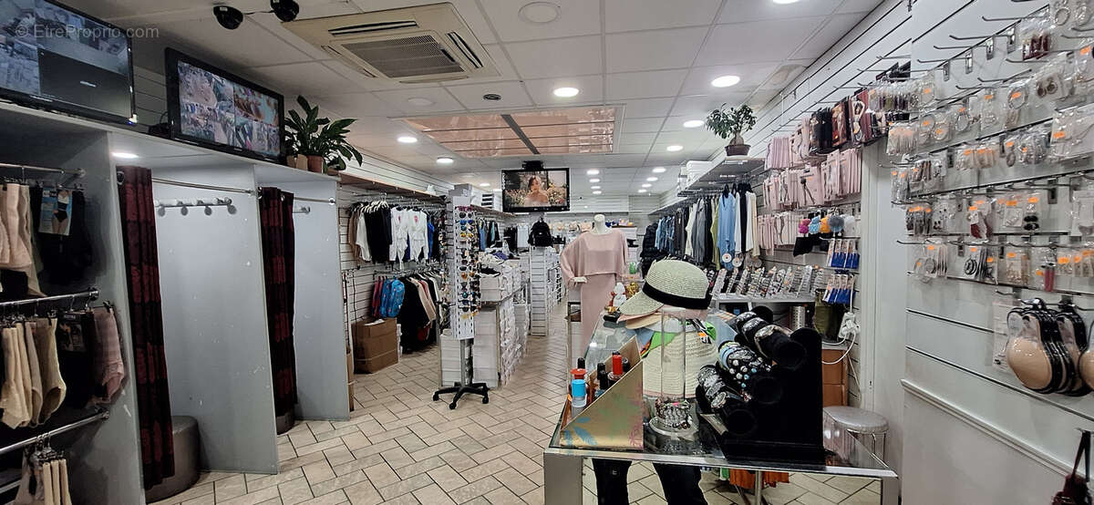 Murs commerciaux a vendre de 127 m2 en plein centre ville de sens.emplacement de 1er choix - photo 3