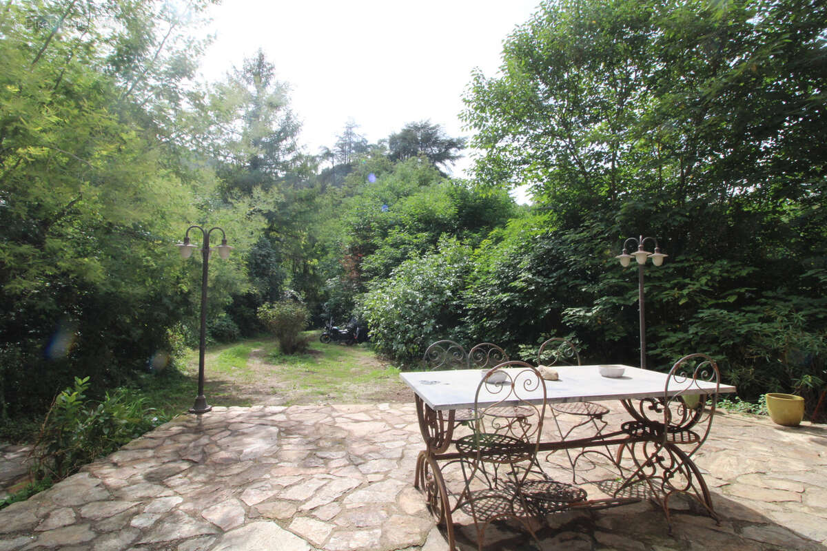 Maison à MOLIERES-SUR-CEZE