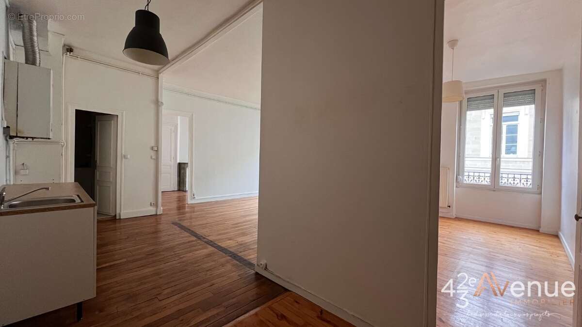 Appartement à SAINT-ETIENNE