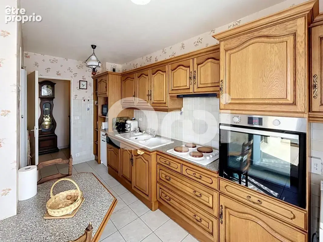 Appartement f3 avec ascenseur & parking - photo 8