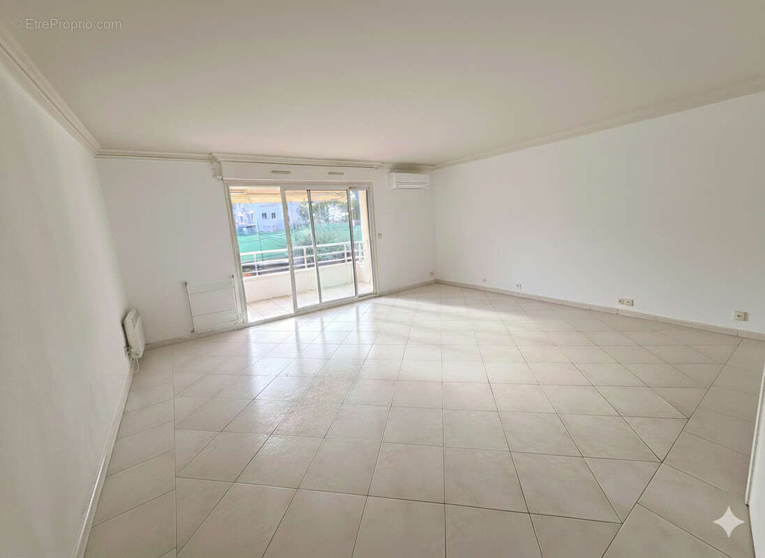 Appartement à LE CANNET