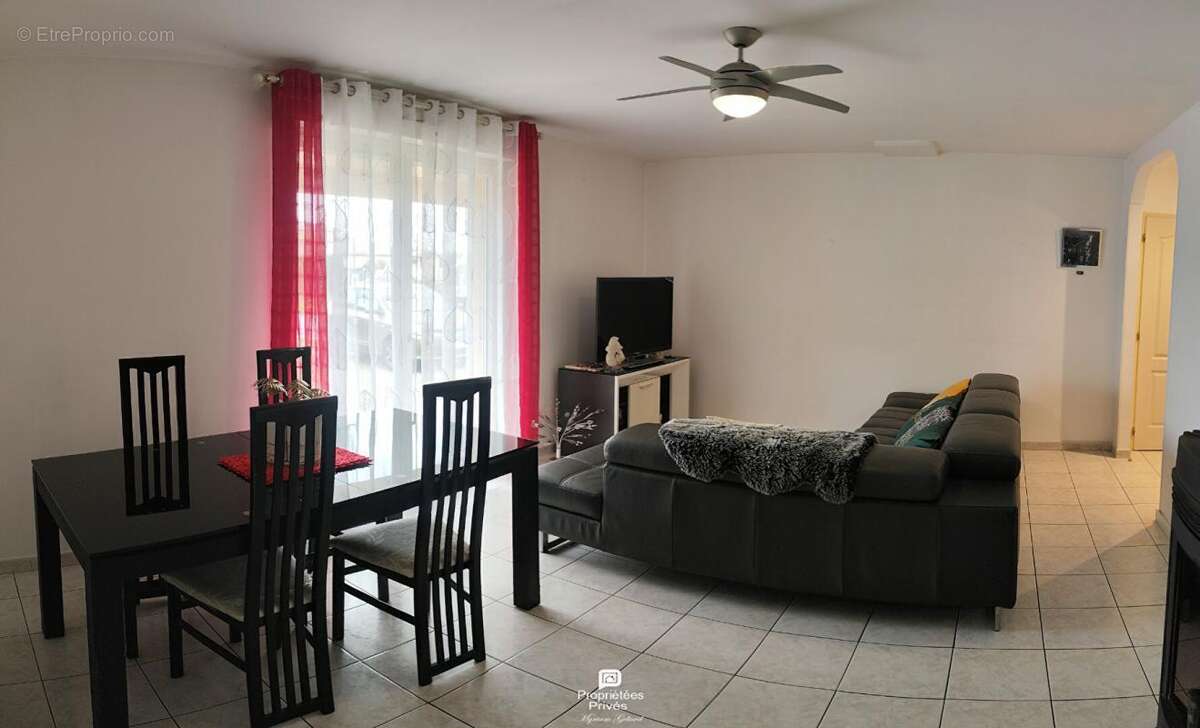 Maison à SAINT-CLAR-DE-RIVIERE