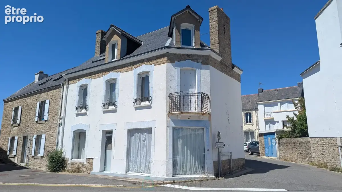 À VENDRE  ÉTEL  Immeuble avec potentiel commercial et résidentiel - photo 2