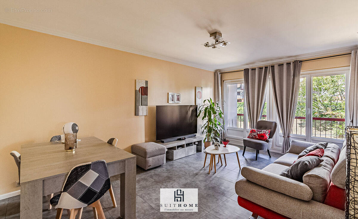 Appartement à BRON