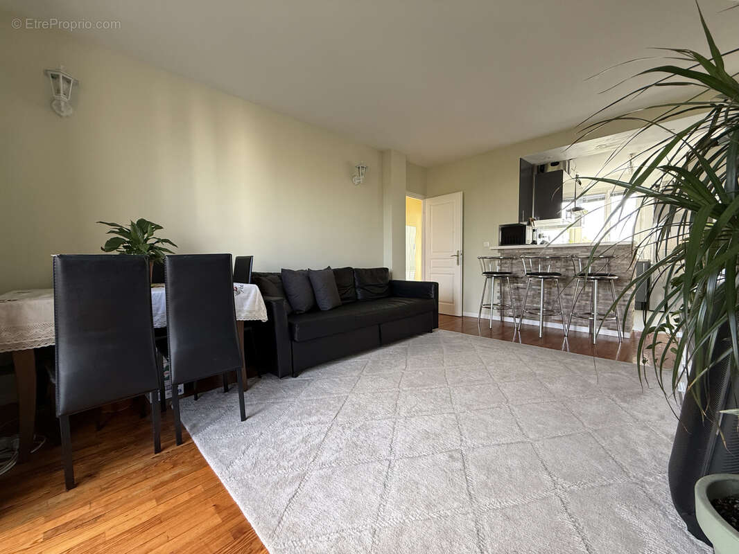 Appartement à LE BLANC-MESNIL