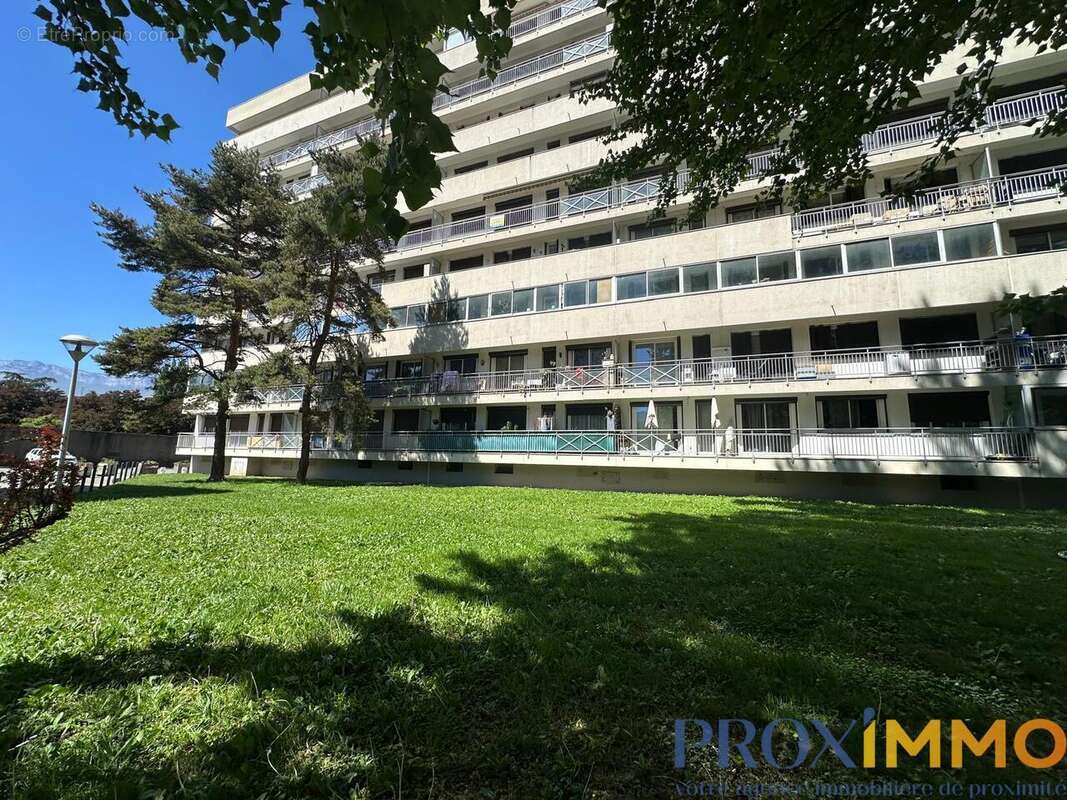 Appartement à SAINT-MARTIN-D'HERES