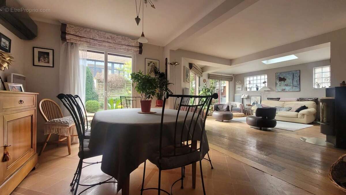 Maison à NANTERRE