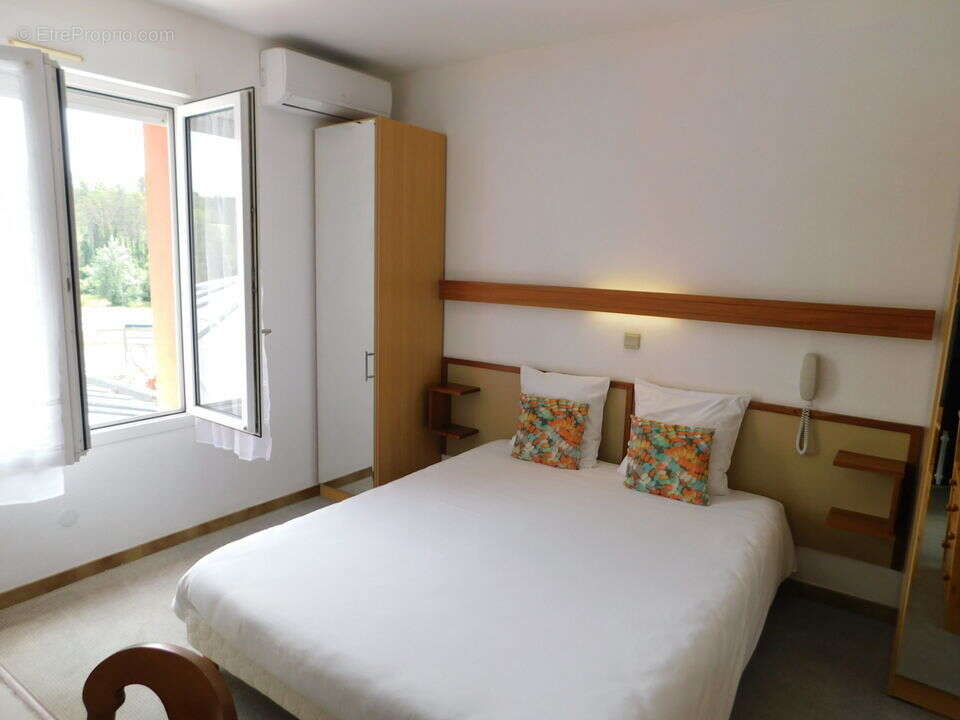 Commerce à CAZAUBON