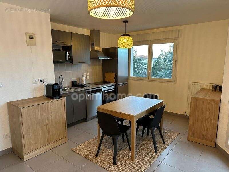 Tassin-la-Demi-Lune – Élégant T3 avec balcon, box – Résidence récente de 2016 - photo 3