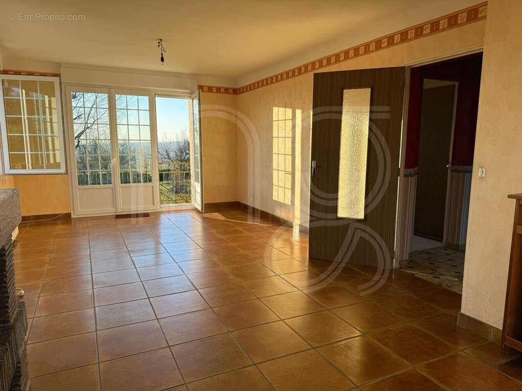 Maison à AIGLEMONT