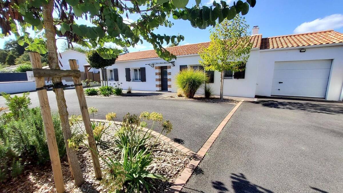 Photo 1 - Maison à NESMY