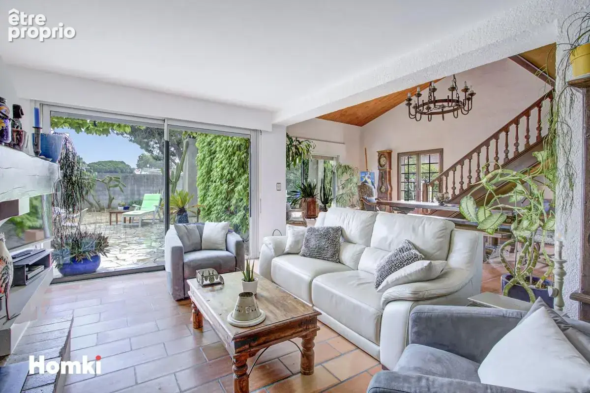 Maison/Villa T7 de 223 m² avec une indépendance à Saint-Cyprien 66750 - photo 6