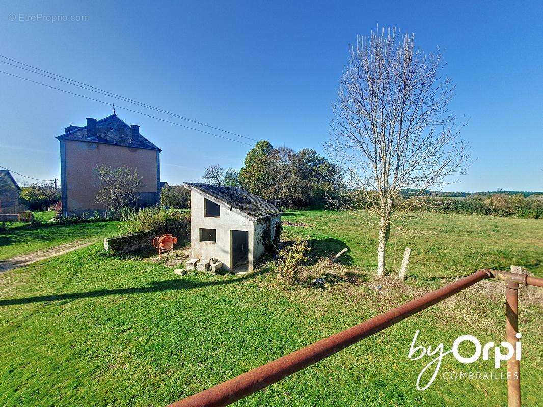 Maison à MONTEL-DE-GELAT