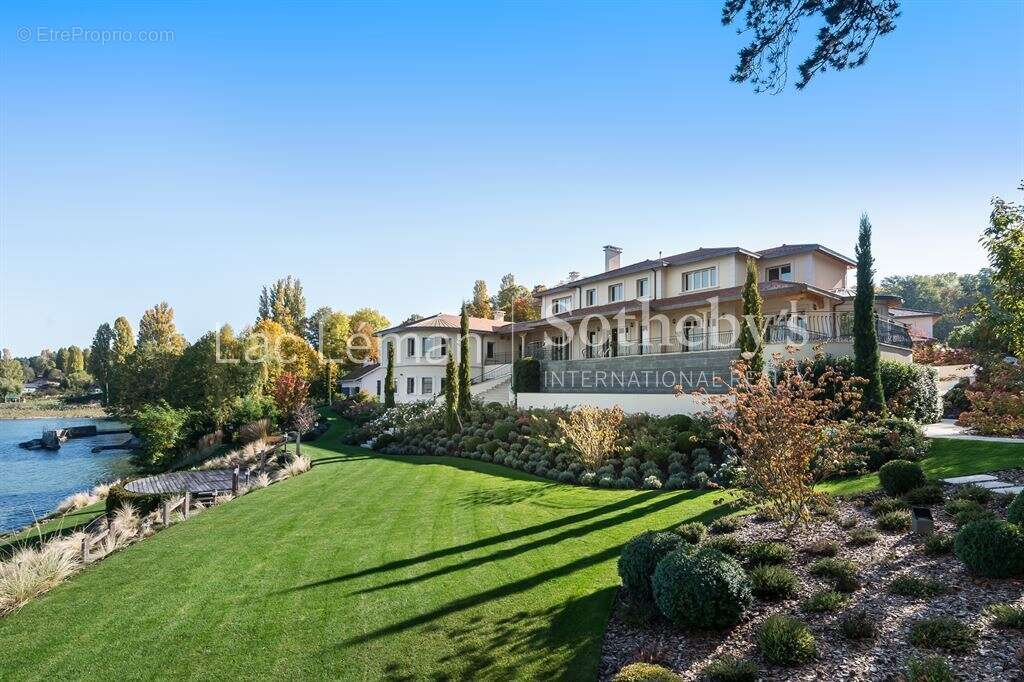 Maison à CHENS-SUR-LEMAN