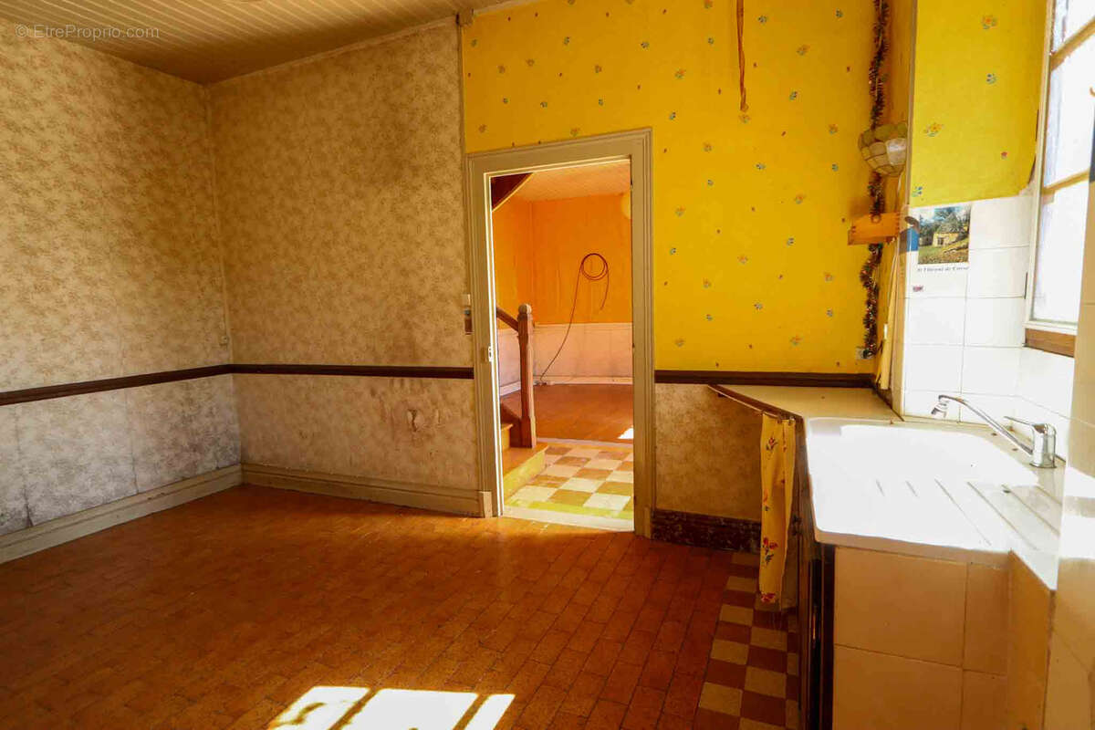 Maison à BEYNAC-ET-CAZENAC