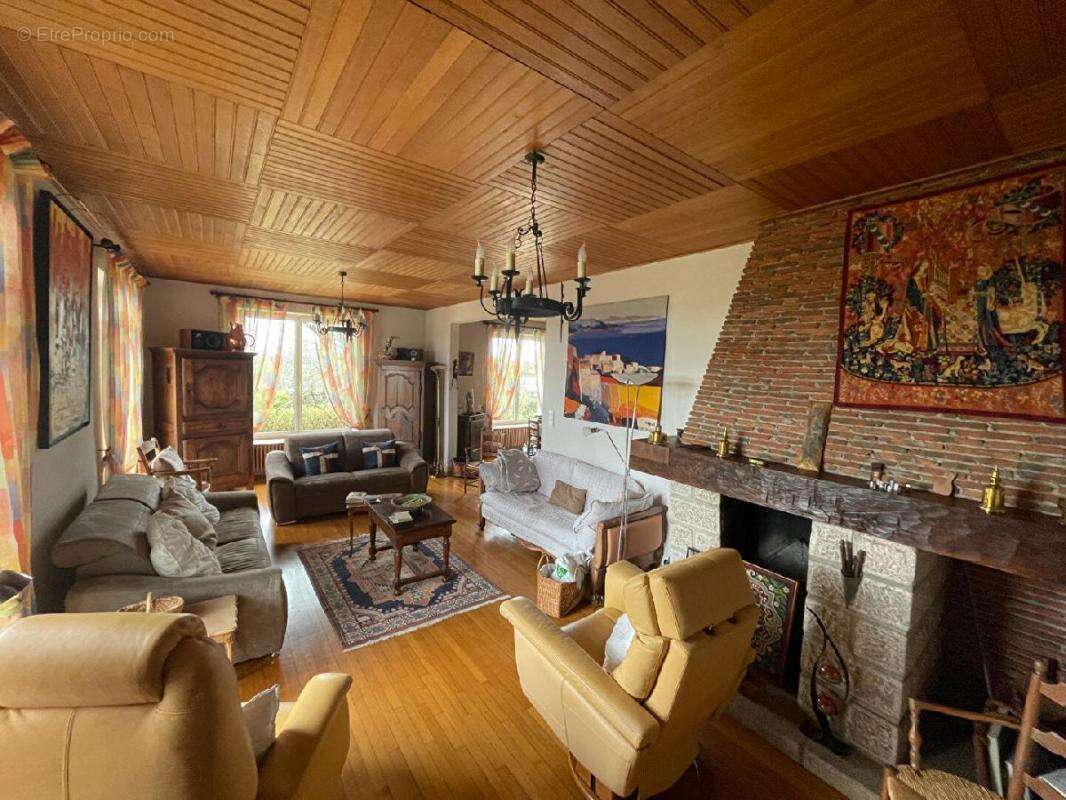 Maison à AIXE-SUR-VIENNE