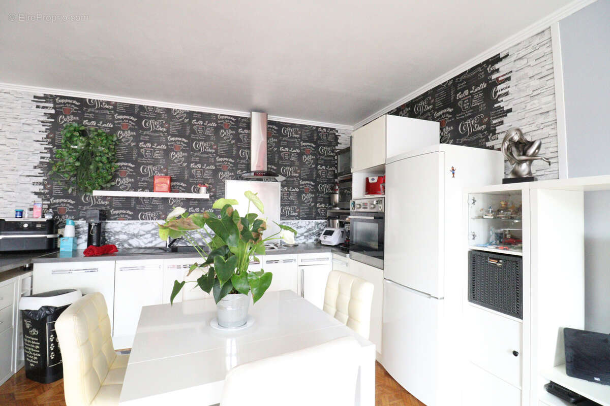 Appartement à SAINT-MARTIN-D'HERES