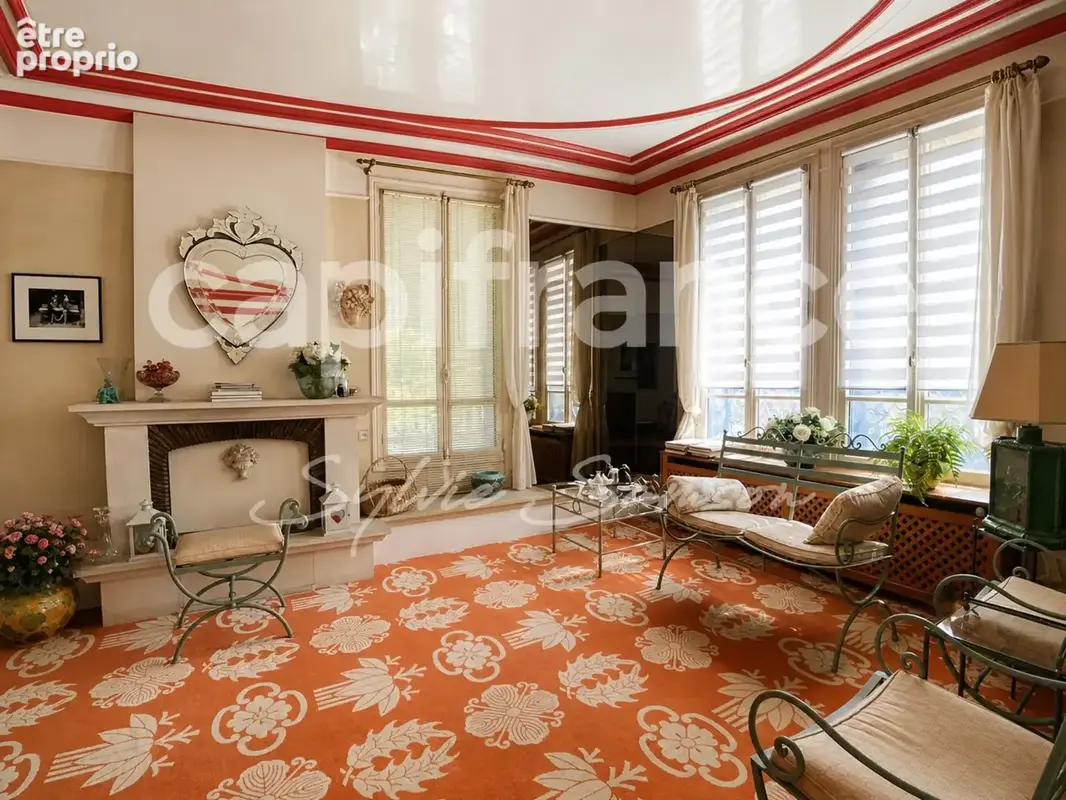 Mantes-la-Jolie – Demeure de caractère de 380 m², 14 pièces, jardin et garage - photo 11