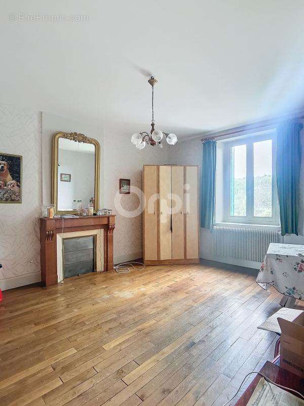 Maison à DOULEVANT-LE-CHATEAU