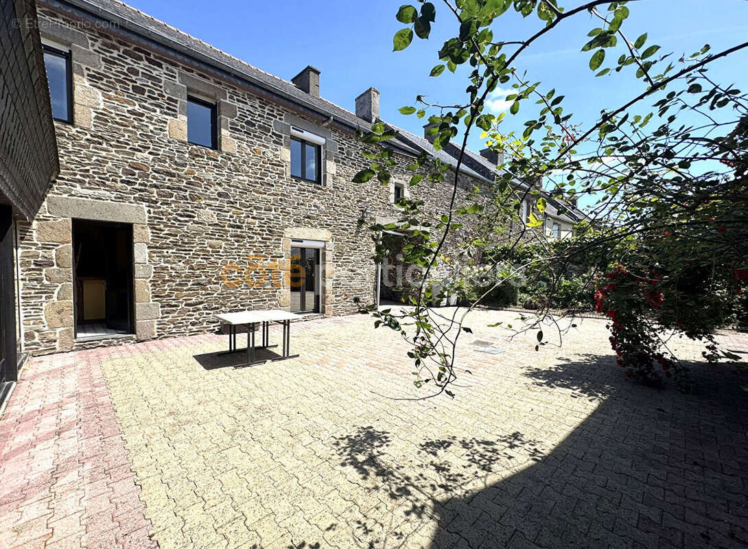 Maison à HIREL