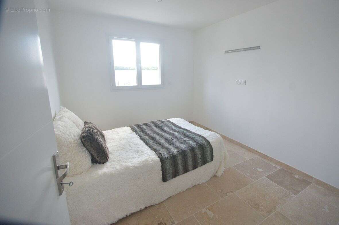 Maison 92 m² à Cozes  - photo 6