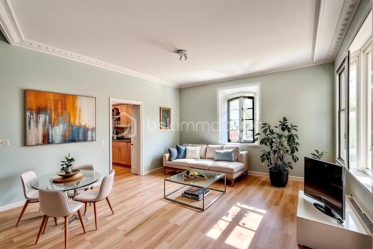 Appartement à CHALLES-LES-EAUX