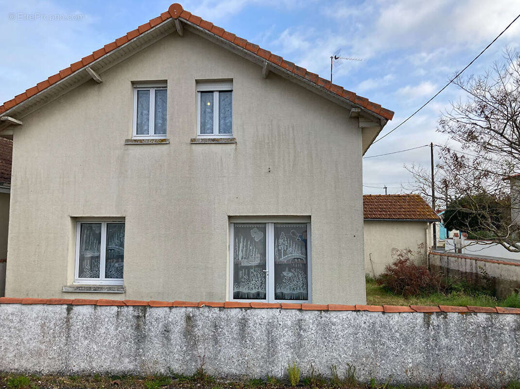 Maison à PORT-DES-BARQUES