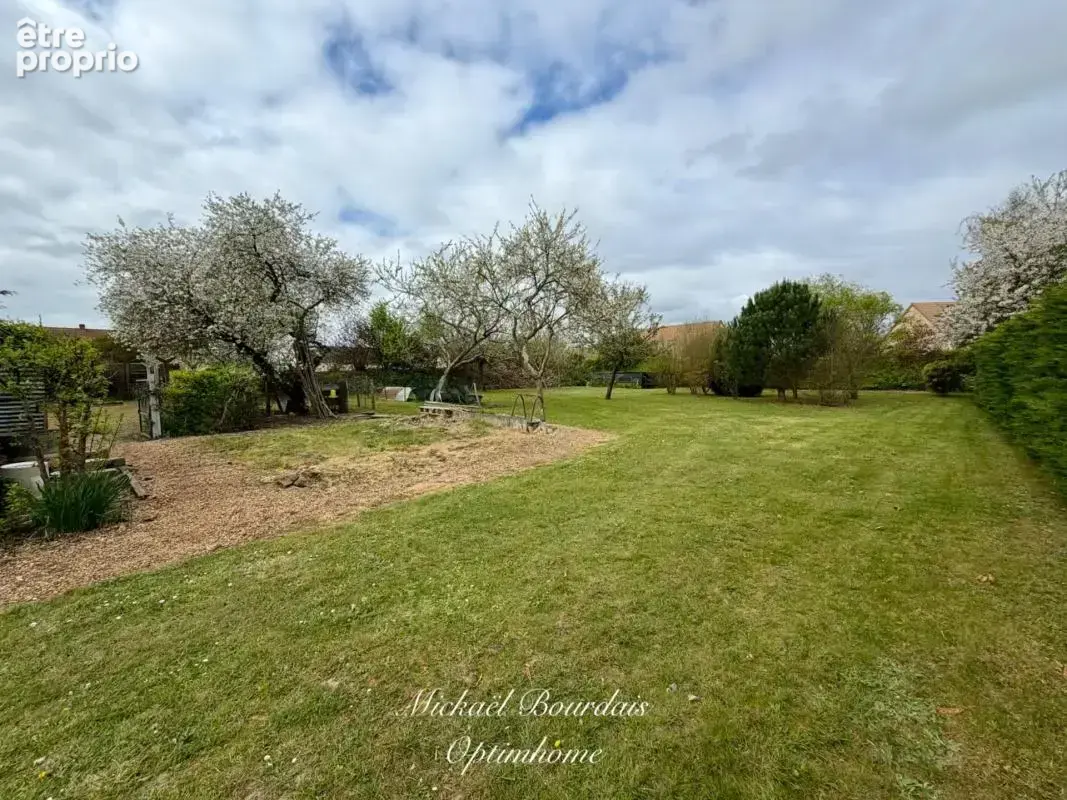 Maison familiale + dépendances – 230 m² – piscine – fort potentiel - photo 11