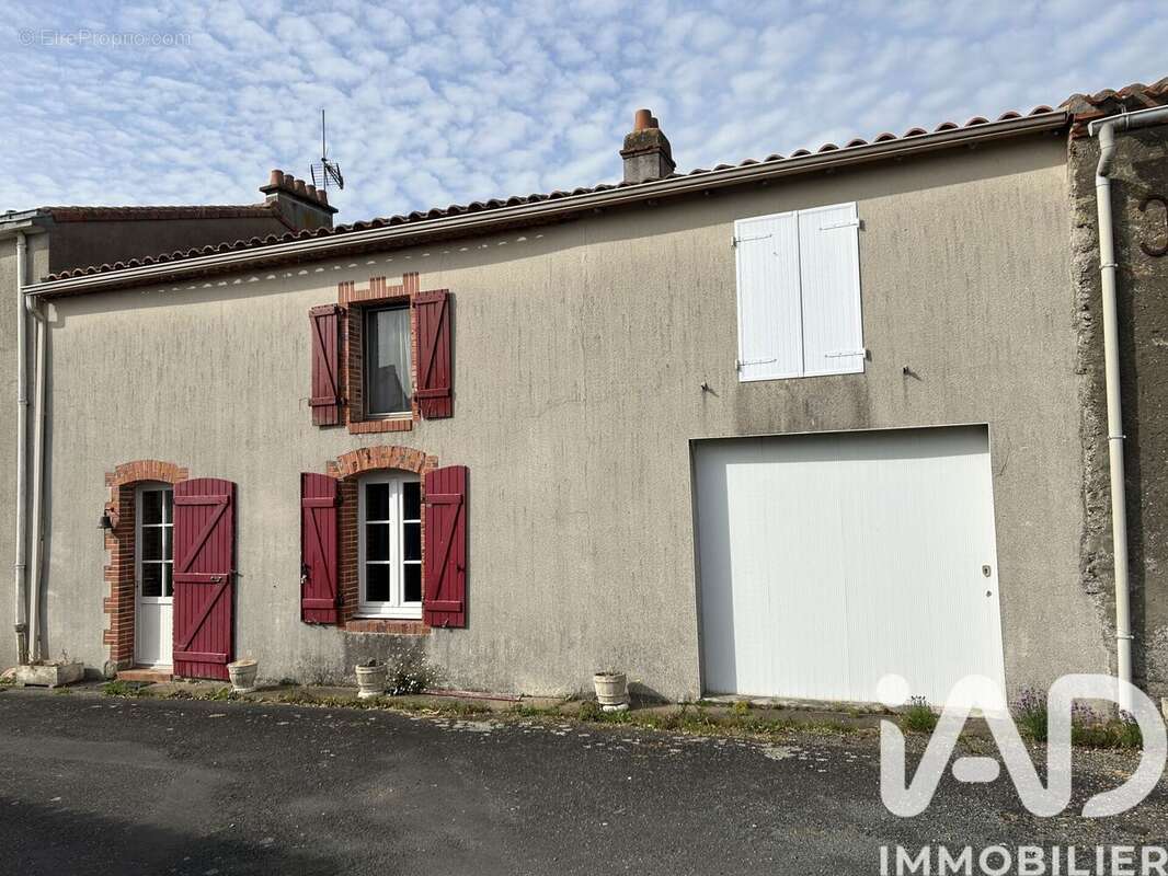 Photo 2 - Maison à LES BROUZILS
