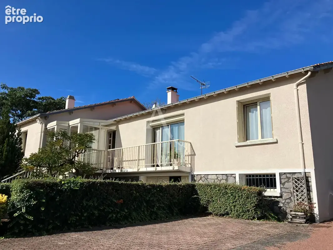 Maison à SAINT-MICHEL-LE-CLOUCQ