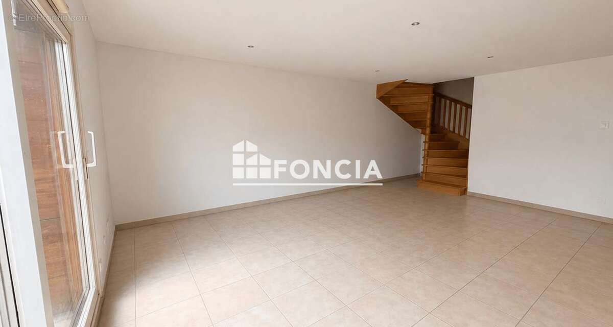  villefranche-sur-saône – t3 duplex 94 m² avec terrasse plein sud et garage - photo 3
