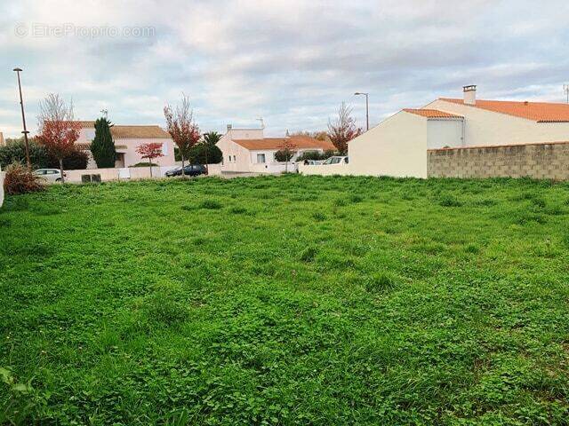 Terrain à OLONNE-SUR-MER