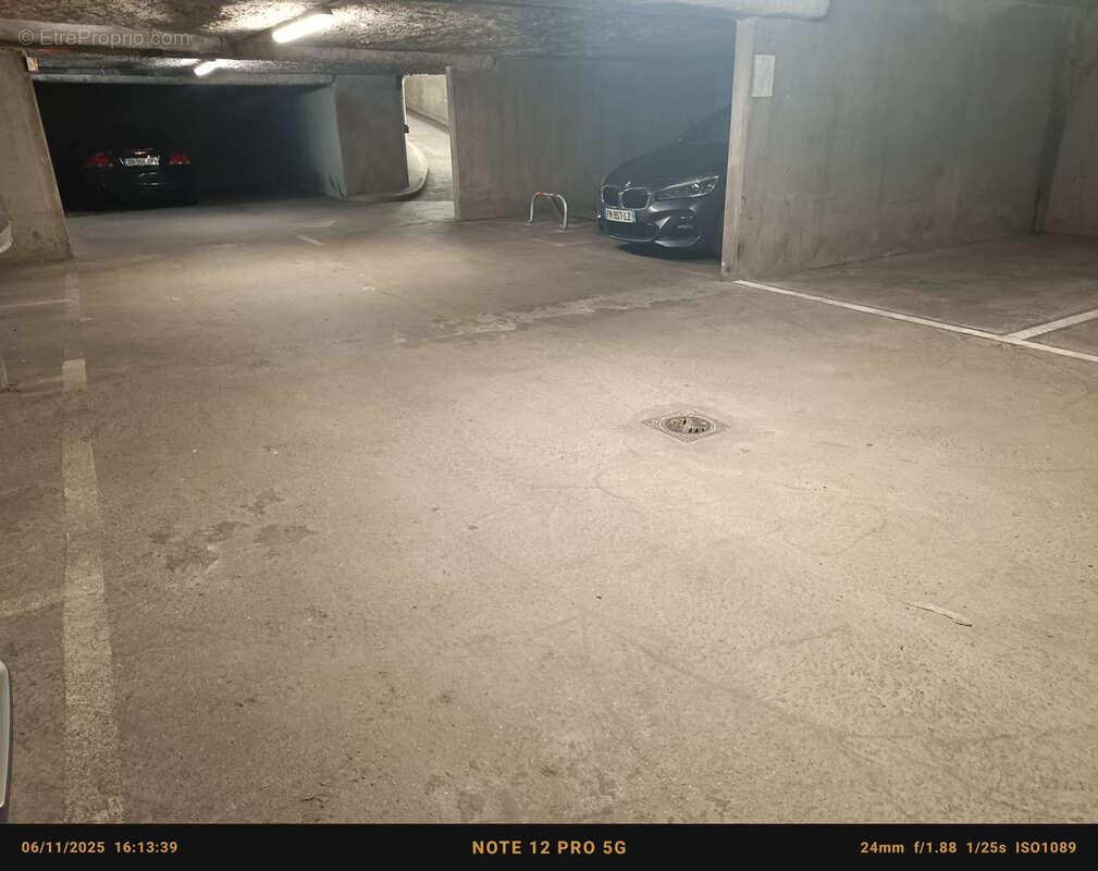 Parking à PARIS-10E